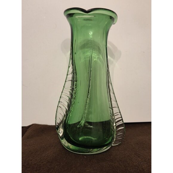 Vintage Handcrafted Green Art‎ Glass Vase 8.5” with Clear Trim Hand Blown - Picture 1 of 14